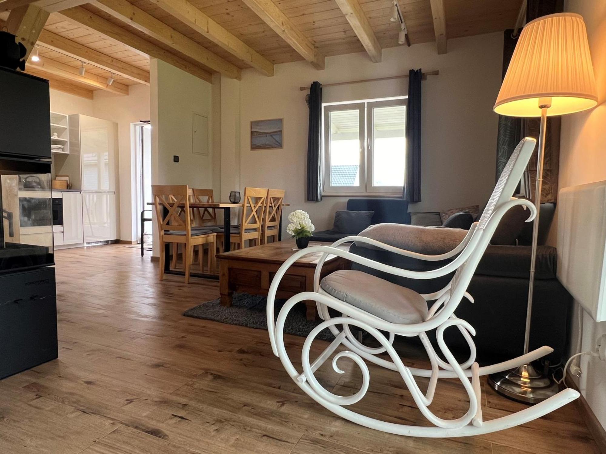 Holiday home Osada Aurora Caloroczne Z Jacuzzi Z Widokiem Na Jezioro I Gory Miszkowice